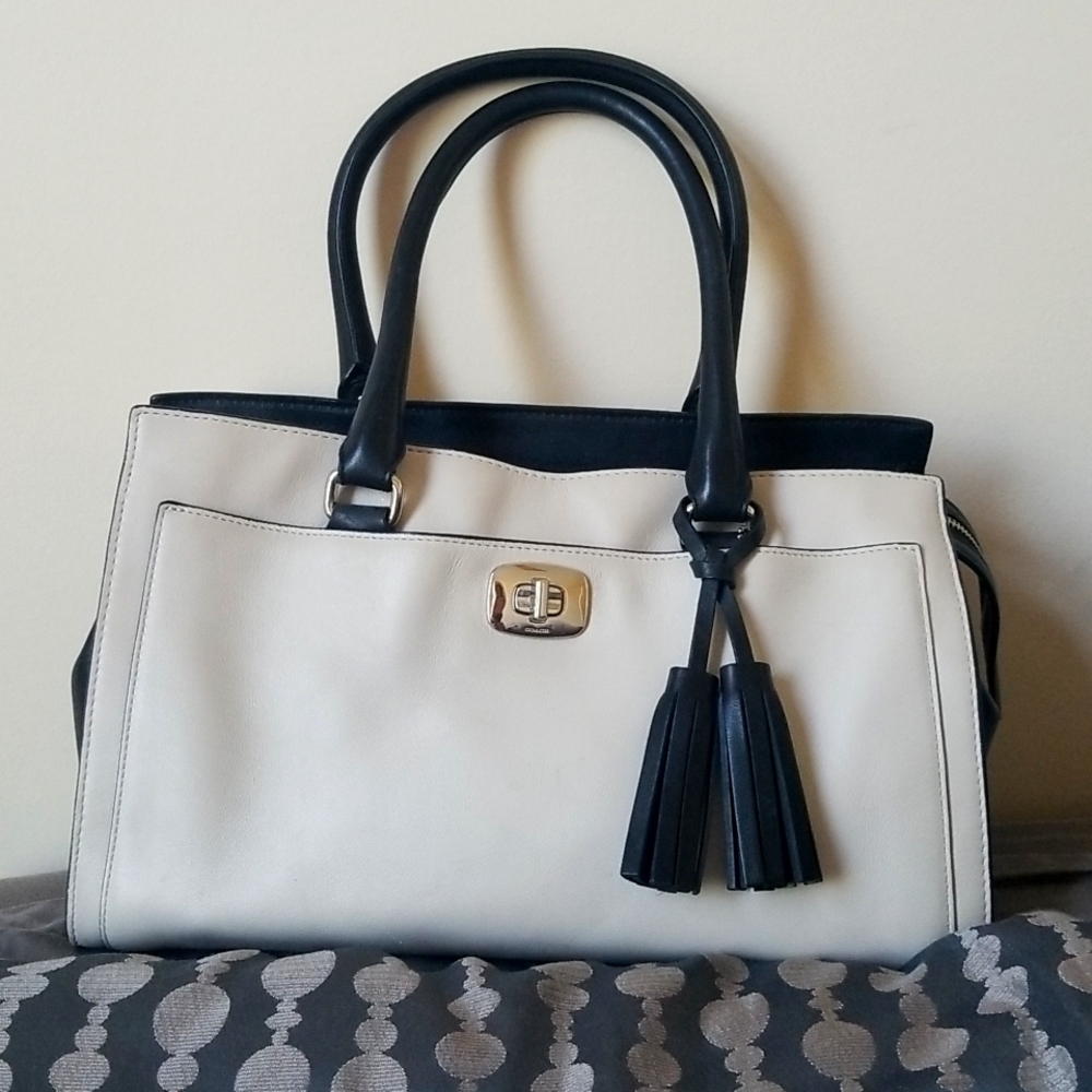 Almost New Coach Satchel!